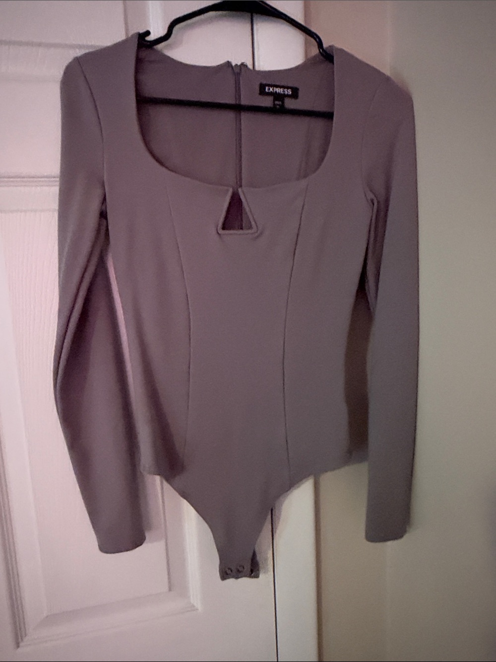 Express Long Sleeve Scoop Neck Bodysuit in Mauve